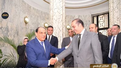 وزير الشئون النيابية والقانونية والتواصل السياسي يلتقي رئيس محكمة النقض ورئيس مجلس القضاء الأعلي