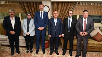 نائب رئيس مجلس الوزراء للتنمية الصناعية يبحث مع ممثلي شركة ليوني مصر خطط الشركة للتوسع في السوق المصري خلال المرحلة المقبلة