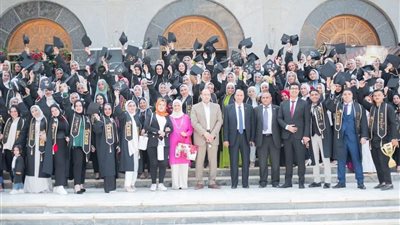 في سابقة هي الأولى من نوعها...  قسم التاريخ  بأداب الزقازيق ينظم حفل تخرج لطلابه