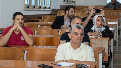 الجامعة المصرية الروسية تعقد محاضرات عن الإبداع فى البحث العلمى.. صور