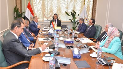 وزير التموين والتجارة الداخلية يلتقي برئيس اتحاد المستثمرين
