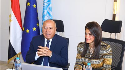 نائب رئيس الوزراء للتنمية الصناعية ووزيرة التخطيط والتعاون الدولي يشهدان توقيع الاتفاق التنفيذي لبرنامج الاتحاد الأوروبي لدعم التجارة والصناعة والنمو والوصول السريع للأسواق