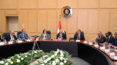 نائب رئيس مجلس الوزراء للتنمية الصناعية يترأس الاجتماع الخامس للمجموعة الوزارية للتنمية الصناعية 