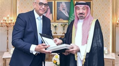 أمير منطقة نجران يستقبل القنصل العام المصري بجده