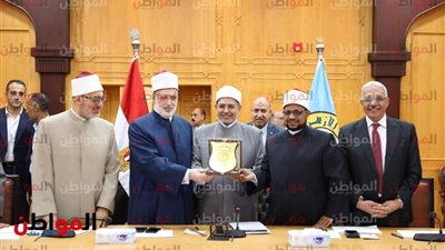 صور .. «مجلس جامعة الأزهر» يُكرم «الجندي» لاختياره أمينًا عامًا لمجمع البحوث الإسلامية