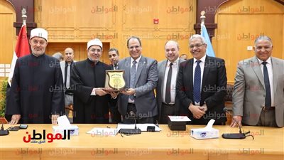 تكريم الدكتور خالد عرفان عميد كلية التربية السابق 