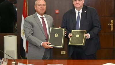وزارة الصناعة ومنظمة العمل الدولية توقعان وثيقة مشروع تعزيز البيئة الداعمة للإنتاجية من أجل العمل اللائق: تعزيز الإنتاجية وتحسين ظروف العمل في القطاعات الصناعية الرئيسية في مصر