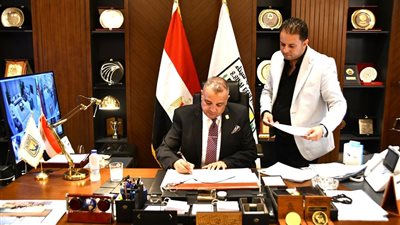 محافظ جنوب سيناء يصدق علي عقود تقنين لوضع يد