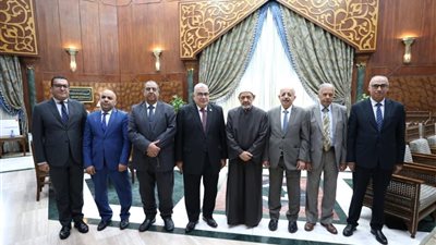«شيخ الأزهر» لرئيس مجلس الدولة: اختص الله مجلس الدولة بمسؤولية إقامة العدل بين الناس 