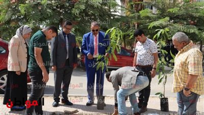  صور.. تفعيلًا للمبادرة الرئاسية 100 مليون شجرة .. «اعلام الأزهر» تغرس شجرة مانجو أمام مقرها بـ«مدينة نصر»