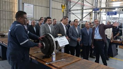 خلال جولته اليوم بمحافظة السويس: رئيس الوزراء يتفقد الشركة المصرية الألمانية للمضخات 