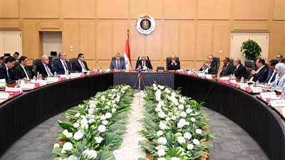 نائب رئيس مجلس الوزراء للتنمية الصناعية وزير الصناعة والنقل يترأس الاجتماع العاشر للمجموعة الوزارية للتنمية الصناعية  
