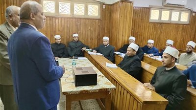 بالصور.. رئيس «أكاديمية الأزهر العالمية» يتفقد سير الدورات التدريبية بمدينة البعوث الإسلامية بالقاهرة.