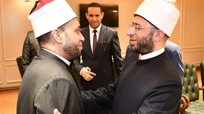 صور .. «وزير الأوقاف» يُكرم الإمام المثالي ويدعو كل أبناء الوزارة للتنافس في هذا المعنى