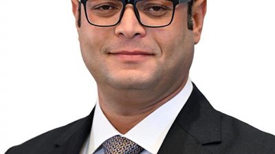  متحف الحضارة، وتحاط بمجموعة من الساحات تضم أنشطة ثقافية ومطاعم