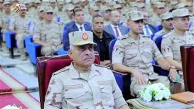 الفريق أول عبدالمجيد صقر القائد العام للقوات المسلحة وزير الدفاع والإنتاج الحربى يشهد المرحلة الرئيسية لمشروع مراكز القيادة التعبوى الذى تنفذه المنطقة الجنوبية العسكرية
