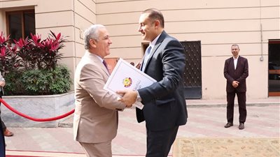 بالصور ...رئيس الهيئة الوطنية للصحافة يستقبل  سفير دولة قطر بمصر