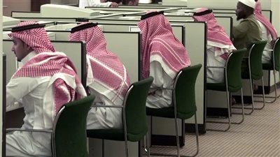 الموارد البشرية تصدر قرارات لرفع نسب التوطين في 269 مهنة
