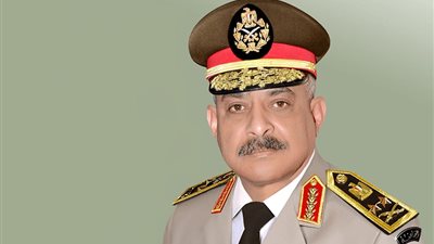 الفريق أول عبد المجيد صقر القائد العام للقوات المسلحة وزير الدفاع والإنتاج الحربى يتفقد قاعدة البحر الأحمر البحرية ويلتقى بعدد من المقاتلين
