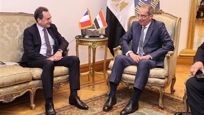 وزير الاتصالات وتكنولوجيا المعلومات يبحث مع سفير فرنسا بالقاهرة تعزيز التعاون في مجال الذكاء الاصطناعي وبناء القدرات الرقمية  