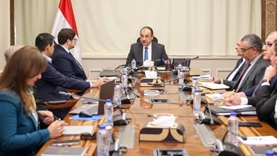 وزير قطاع الأعمال العام يتابع موقف مشروع إقامة مجمع صناعي لرفع تركيز خام الفوسفات