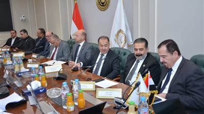 وزير التموين والتجارة الداخلية يعقد اجتماعًا مع ممثلي شركات الصناعات الغذائية لمتابعة استعدادات شهر رمضان