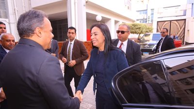 حياة كريمة..وزيرة التضامن تشهد توزيع أجهزة كهربائية على 250 عروسة في الشرقية 