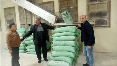 ضربة إستباقية للسوق السوداء بالشرقية ..وضبط 3 طن دقيق بلدي مدعم قبل بيعه 