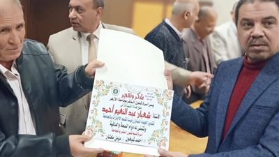 صور.. «جامعة الأزهر» تكرم العاملين المحالين على المعاش