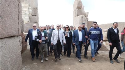 محافظ الشرقية يزور منطقة أثار صان الحجر ويُشيد بعظمة الحضارة الفرعونية القديمة