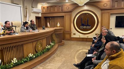 صور .. «البطراوي» تعقد اجتماعًا مع بشأن ملف التصالح علي مخالفات البناء