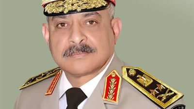 وزير الدفاع يطالب الجيش الثالث الميداني بالحفاظ على أعلى درجات الجاهزية القتالية