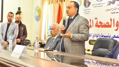 محافظ أسيوط يشهد فعاليات ملتقى السلامة والصحة المهنية بشركة مياة الشرب والصرف الصحي بالمحافظة 