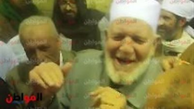 انفراد.. (صور) .. وصول وزير الأوقاف الأسبق لعزاء «جابر عبد الحميد» في البساتين