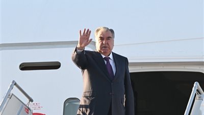 الرئيس الطاجيكي يقوم بزيارة دولة إلى قرغيزستان