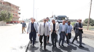 بطول 4.5 كم مزدوج وبتكلفة 65 مليون جنيه... محافظ الشرقية يتفقد أعمال الرصف والتوسعة والإزدواج الجارية بطريق ميت أبو علي/ طحلة بردين بمركز منيا القمح