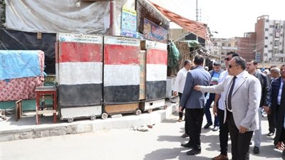 تنفيذاً لتوجيهات محافظ الشرقية خلال جولته بمنيا القمح ... شن حملة لرفع الإشغالات المخالفة بميدان قصر الثقافة وشارع القيثارية