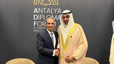 وزير الخارجية والهجرة يجتمع مع وزير خارجية الكويت في أنطاليا