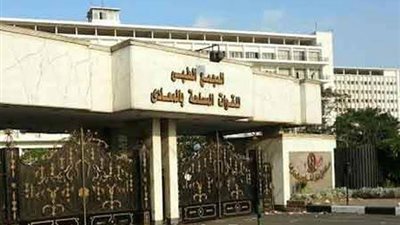 المجمع الطبى للقوات المسلحة بالمعادى يستضيف خبير عالمى فى جراحة وزراعة الكبد