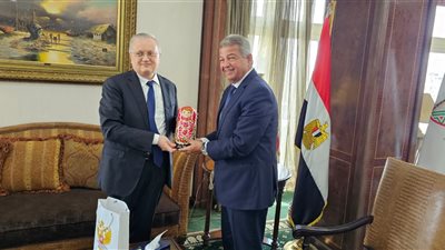 سفير روسيا في مصر يلتقى مع رئيس المجلس الأعلى لتنظيم الإعلام المصري