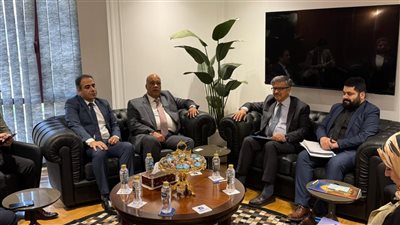 السفير الباكستانى بمصر  يلتقى مع رئيس الغرفة التجارية للقاهرة
