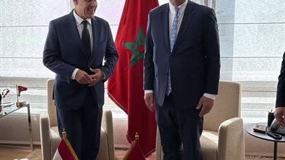 وزير الخارجية والهجرة يلتقي مع وزير الصناعة والتجارة المغربي في الرباط