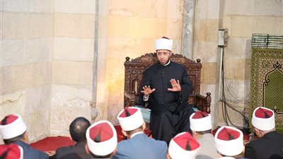 صور .. الأزهري : «كرسي الإمام اللَّيث» .. برنامج جديد لوزير الأوقاف بجوار مرقده