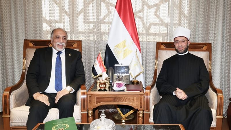 وزير الأوقاف خلال