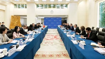 وزير التجارة الصيني يلتقى مع وزير الاستثمار والتجارة الخارجية المصري  في العاصمة بكين