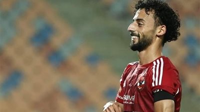 ينوي نادي الحزم السعودي، ضم لاعب  جناح النادي الأهلي  أحمد عبد القادر مقابل 600 ألف دولار خلال فترة الانتقالات الصيفية الحالية 