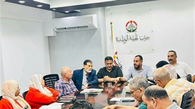 أمانتي التعليم بالجبهة الوطنية  بالسويس تناقش المشاكل التي تعترض العملية التعليمية 