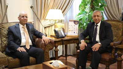 رئيس الأكاديمية العربية يلتقي بسفير العراق بالقاهرة لبحث سبل التعاون ذات الاهتمام المشترك 