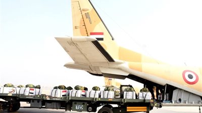 المتحدث العسكرى : مصر تسقط أطنان من المساعدات جواً على قطاع غزة