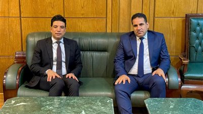 نائب محافظ سوهاج يُهنئ مدير الأمن الجديد اللواء حسن عبدالعزيز بمناسبة توليه مهام منصبه